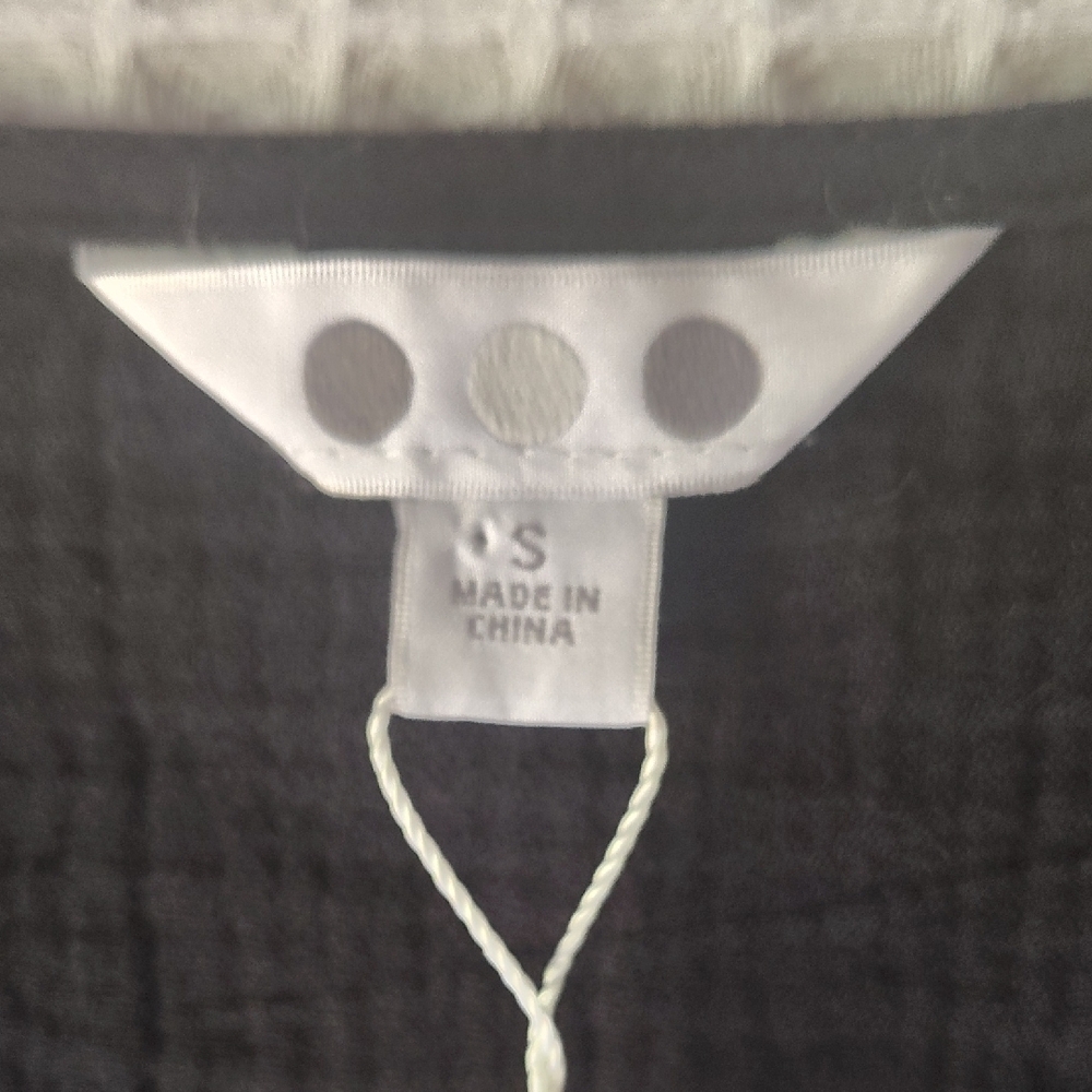 Three Dots Black V-Neck Women's Double Gauze Top NWT Small - Picture 2 of 9